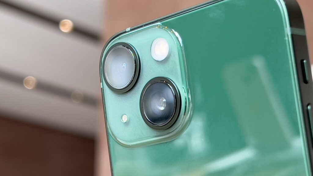 why cameras are better than smartphones